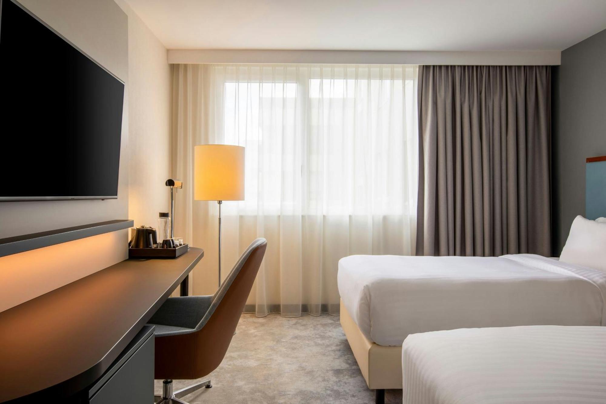 Hotel Courtyard By Marriott Paris Arcueil Esterno foto